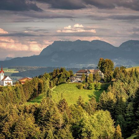 Landgasthof Hotel Menzberg Bagian luar foto