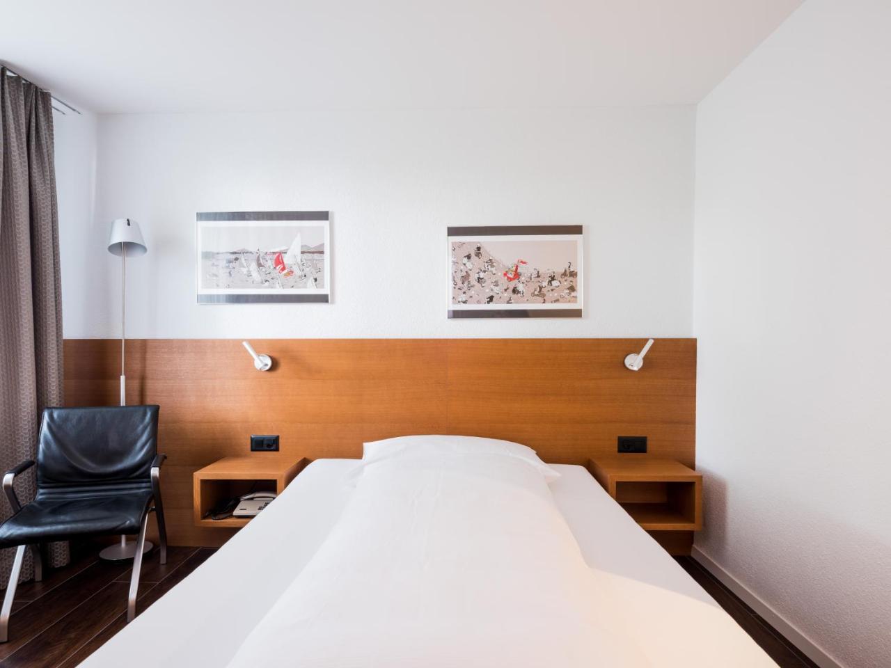 Landgasthof Hotel Menzberg Bagian luar foto
