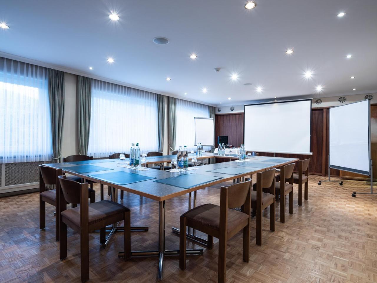 Landgasthof Hotel Menzberg Bagian luar foto