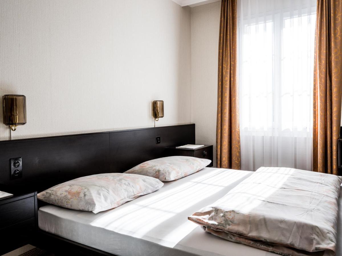 Landgasthof Hotel Menzberg Bagian luar foto